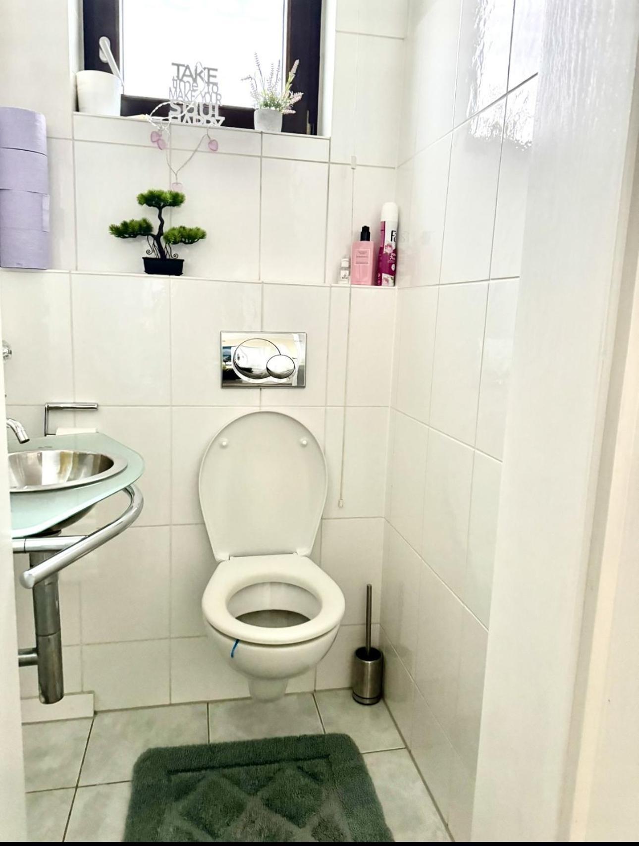 Magisches Doppelzimmer Mit Atemberaubender Wasserfall-Wand In Seligenstadt Exterior foto