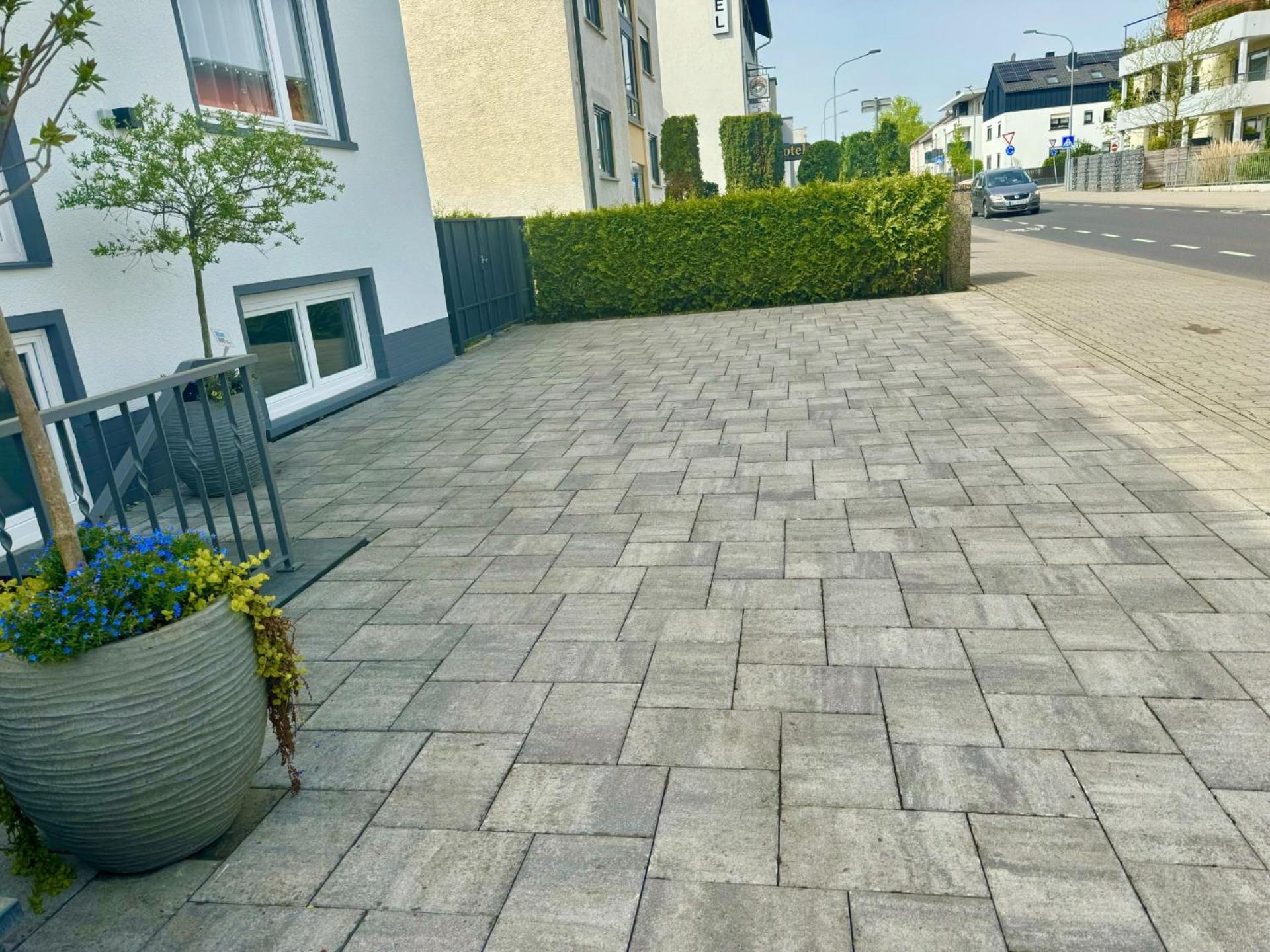 Magisches Doppelzimmer Mit Atemberaubender Wasserfall-Wand In Seligenstadt Exterior foto